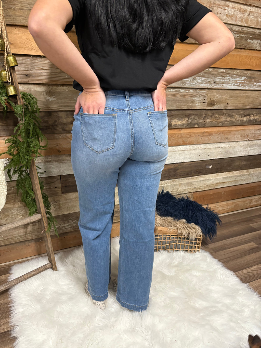 Stitched in style jeans ￼
